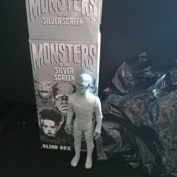 Monsters of the Silver Screen Blind Box Mummy - Picture 5 of 8